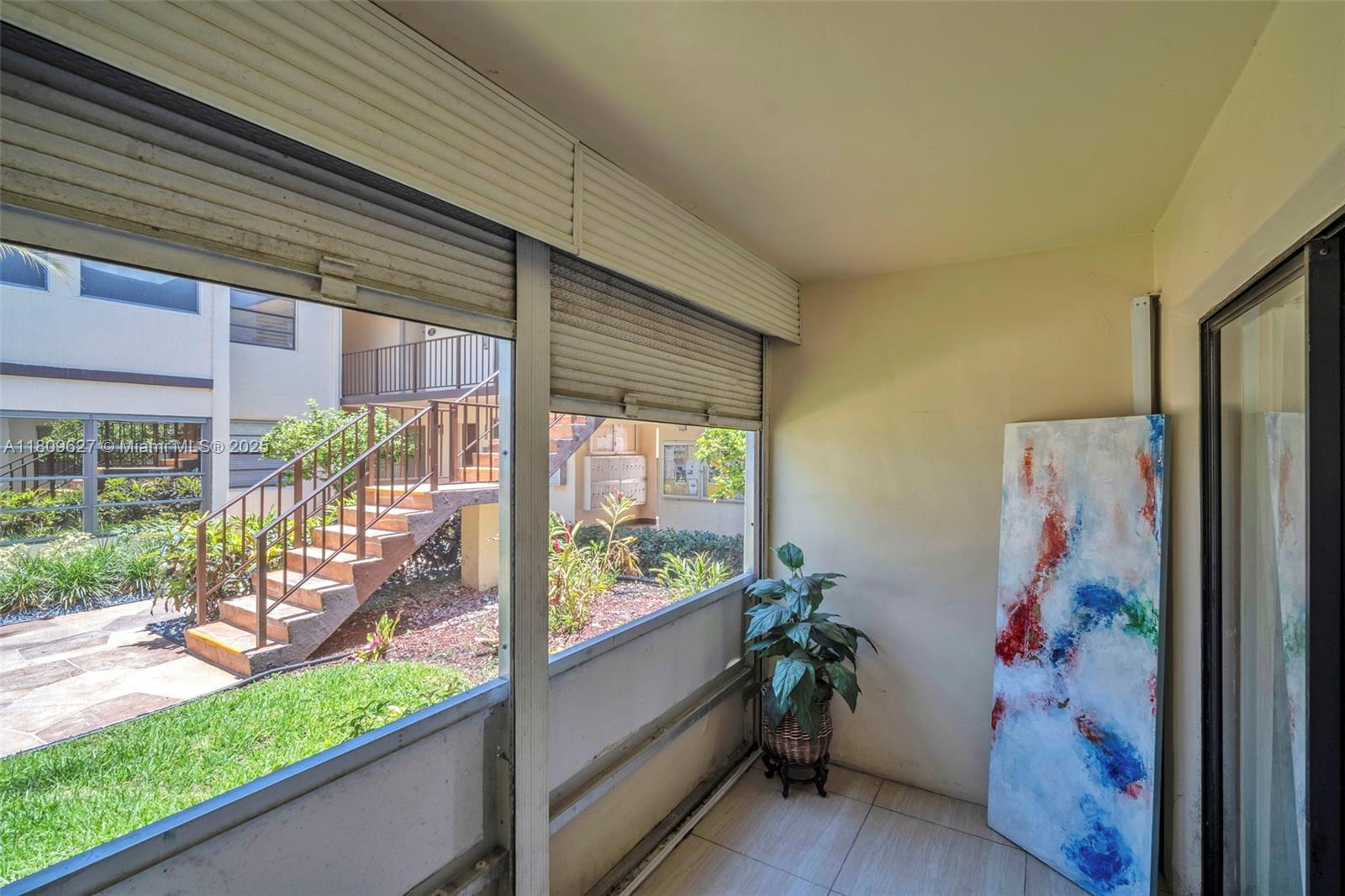 KINGS POINT CAPRI CONDOS - Residential
