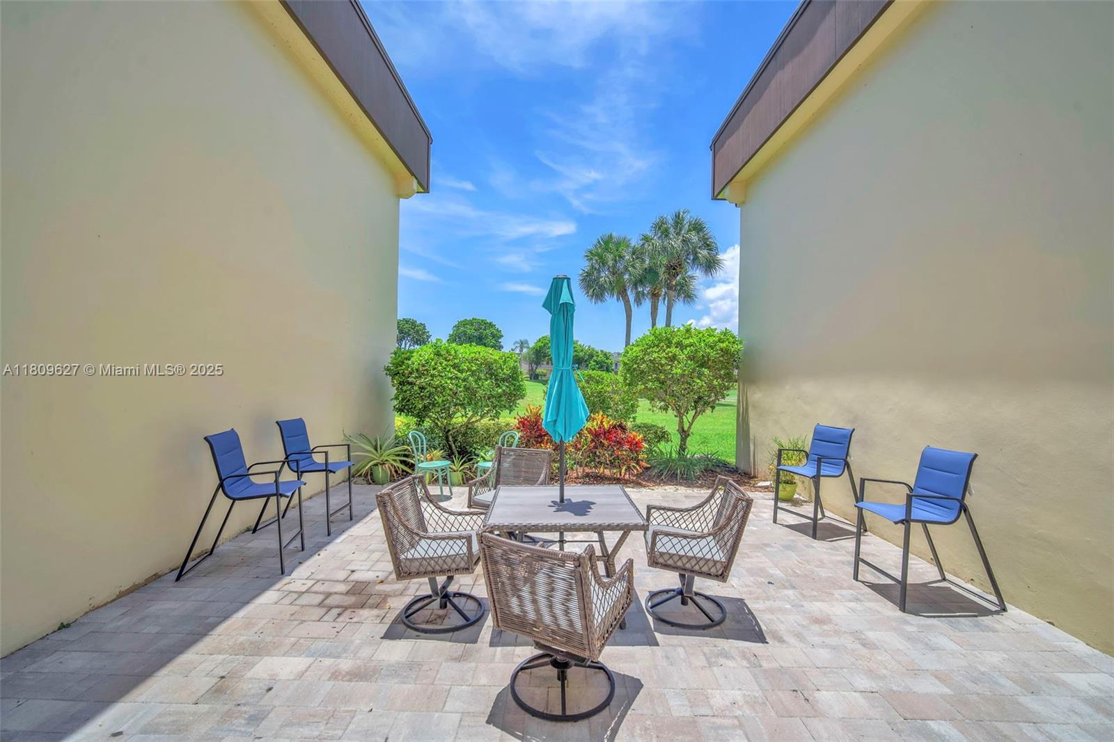 KINGS POINT CAPRI CONDOS - Residential