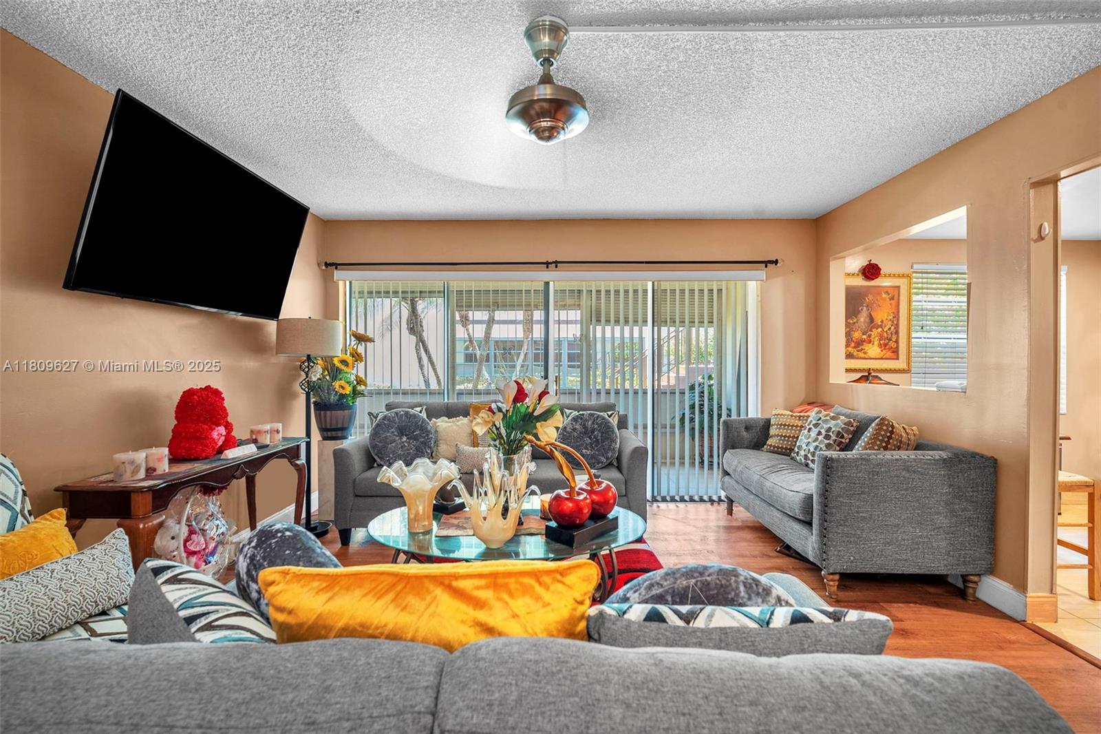 KINGS POINT CAPRI CONDOS - Residential
