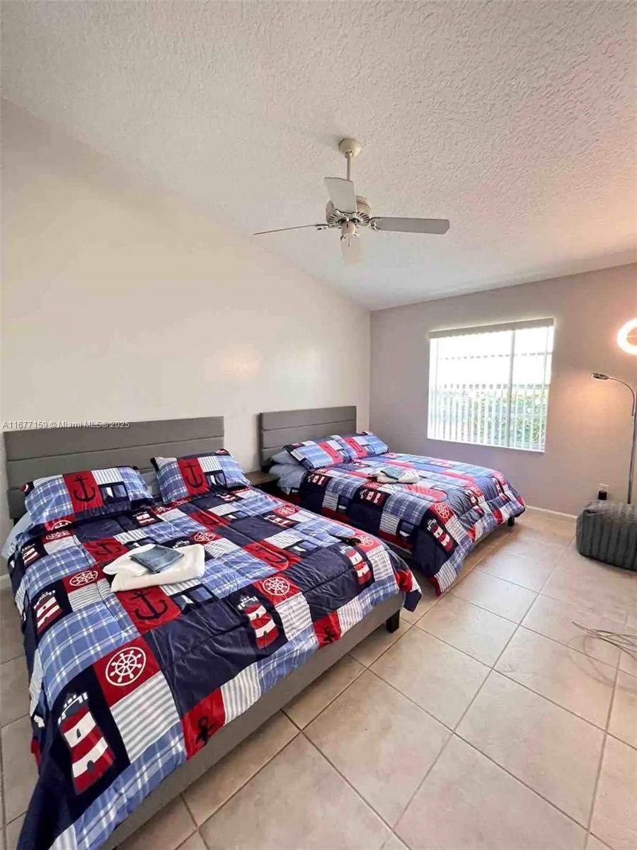 HOLLYWOOD BEACH PARK - Residential