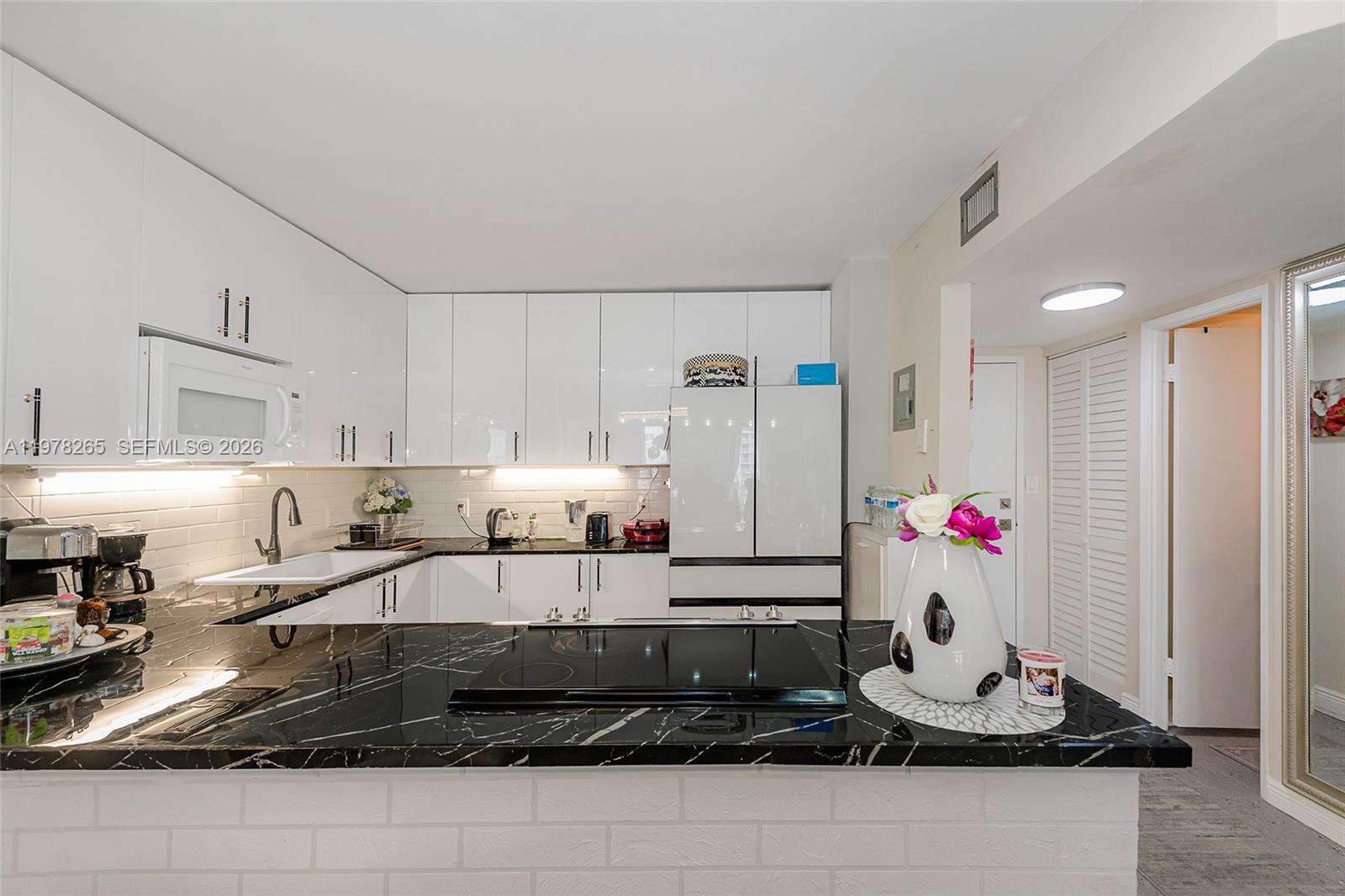 ADMIRALS PORT CONDO-EAST - Residential