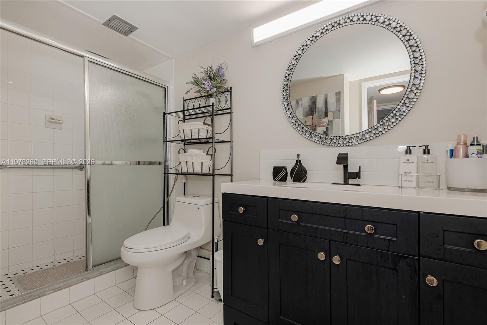 ADMIRALS PORT CONDO-EAST - Residential