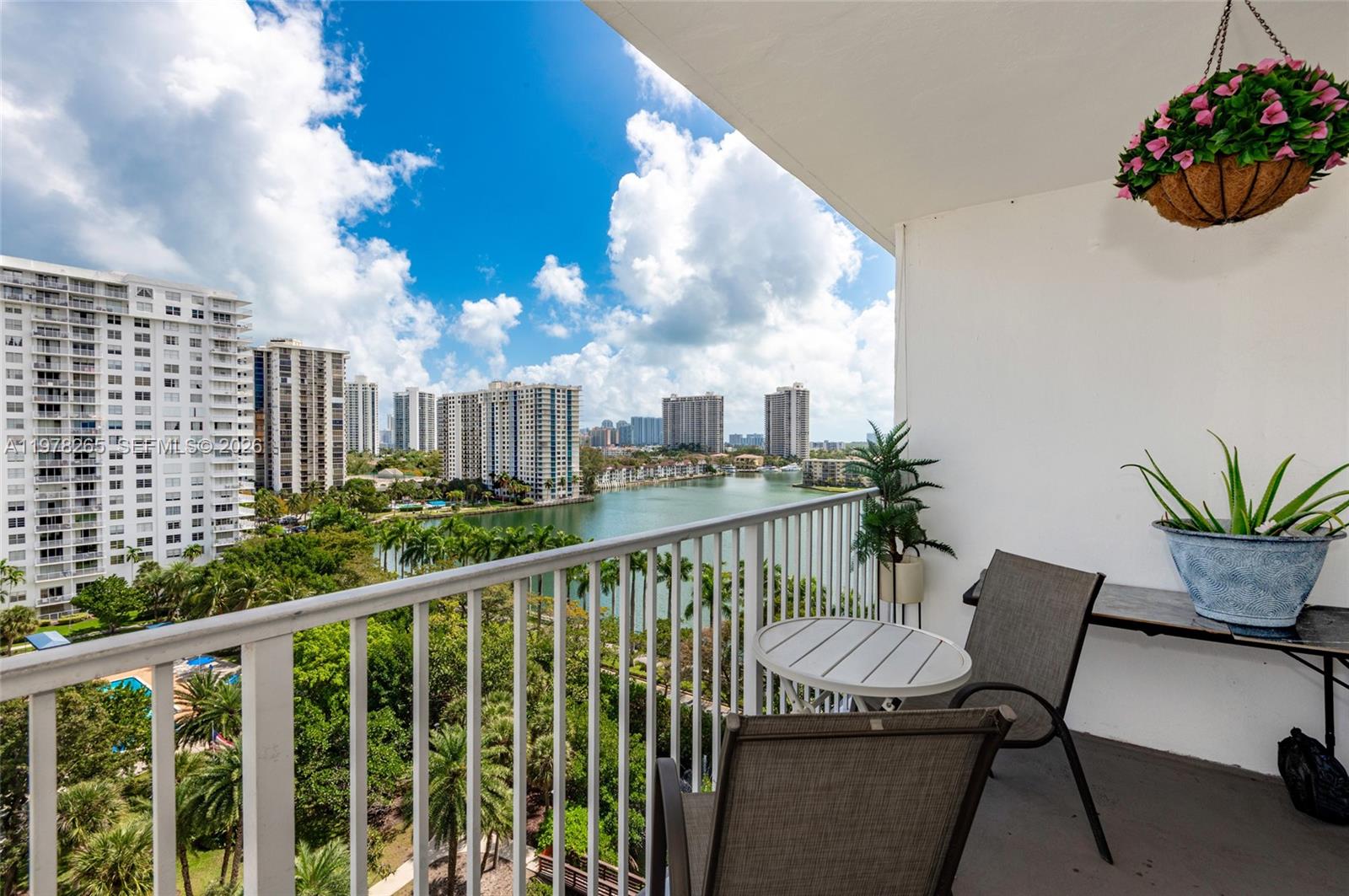 ADMIRALS PORT CONDO-EAST - Residential