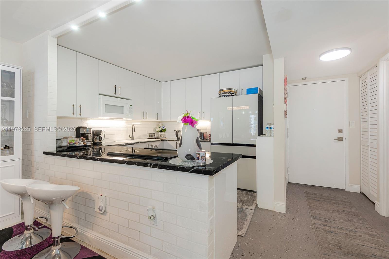 ADMIRALS PORT CONDO-EAST - Residential