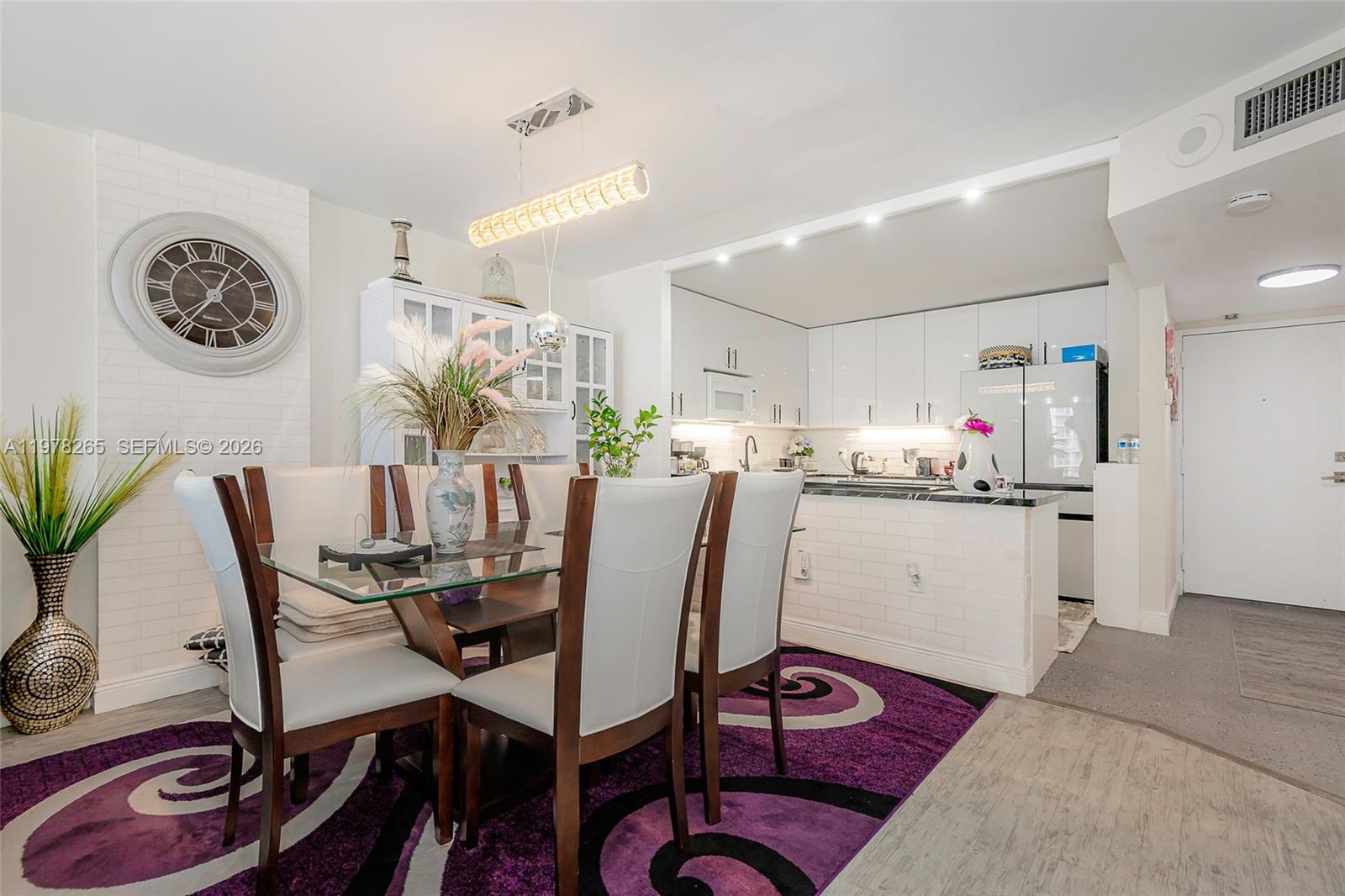 ADMIRALS PORT CONDO-EAST - Residential