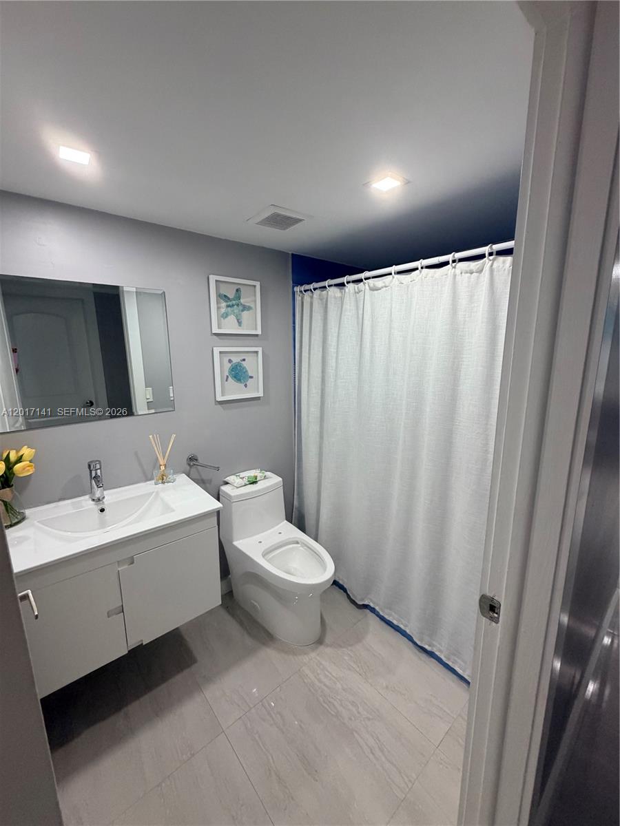 VILLA GRANDE CONDO - Residential
