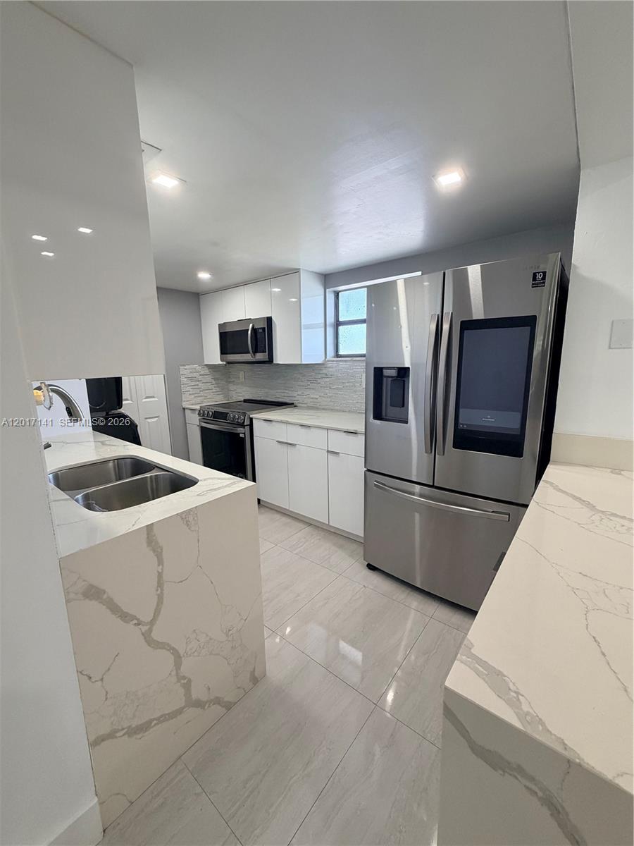 VILLA GRANDE CONDO - Residential