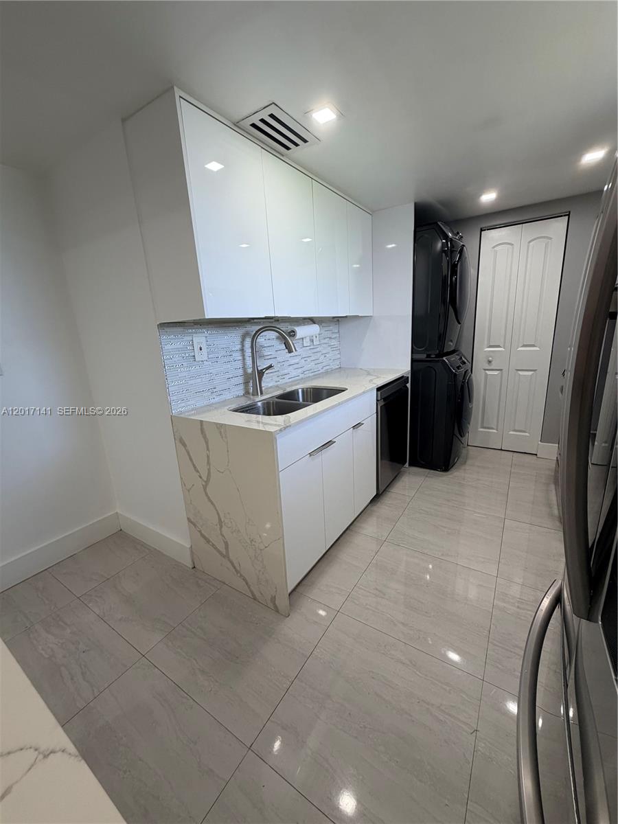 VILLA GRANDE CONDO - Residential