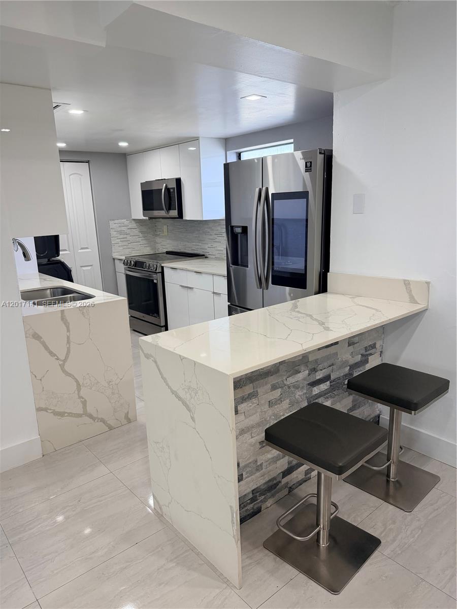 VILLA GRANDE CONDO - Residential