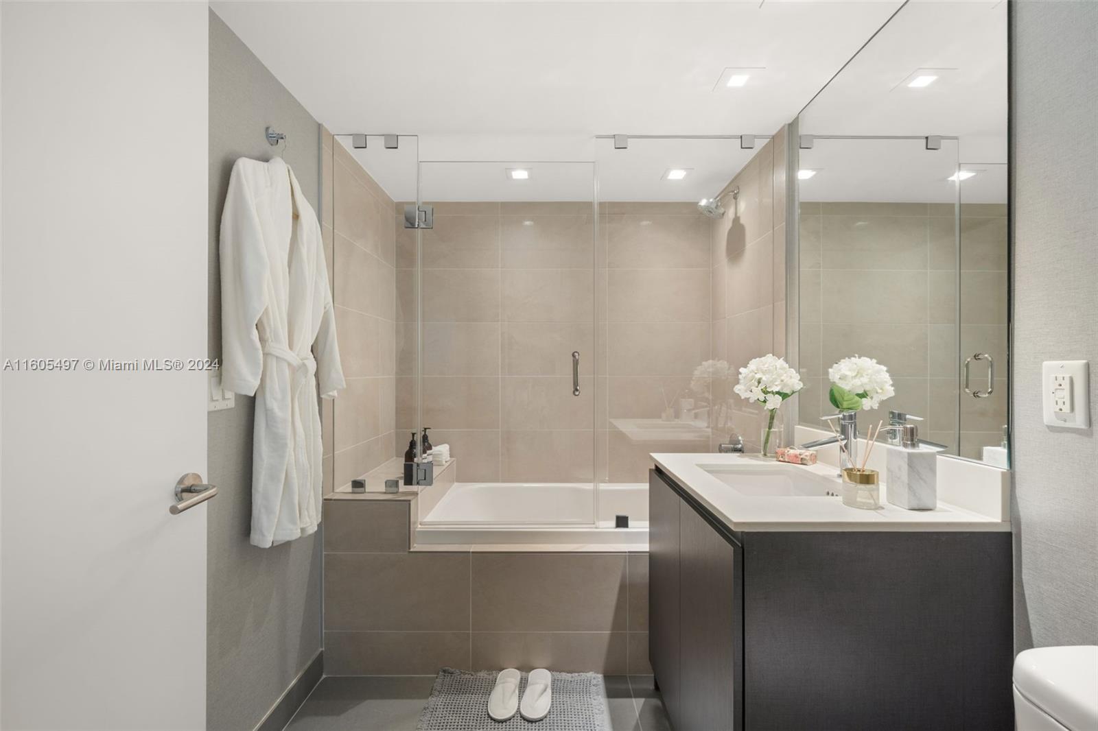 AMD PL OF 2ND OCEAN FRONT - Residential Lease