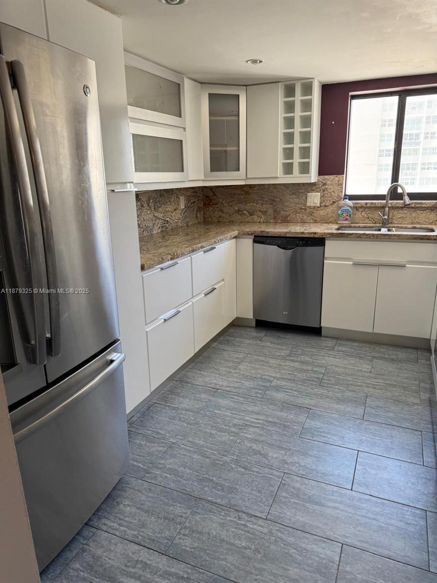 ALLINGTON TOWERS NORTH CO - Residential Lease