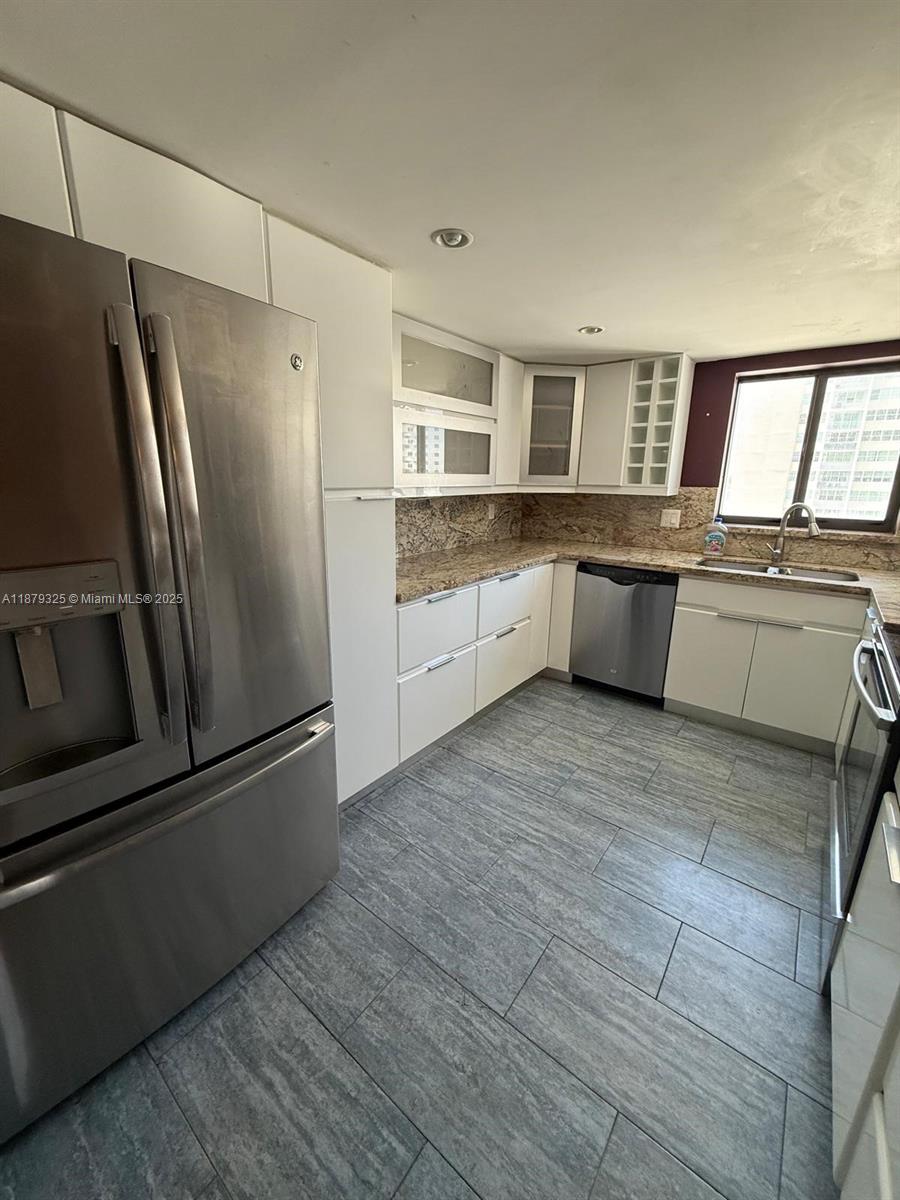 ALLINGTON TOWERS NORTH CO - Residential Lease