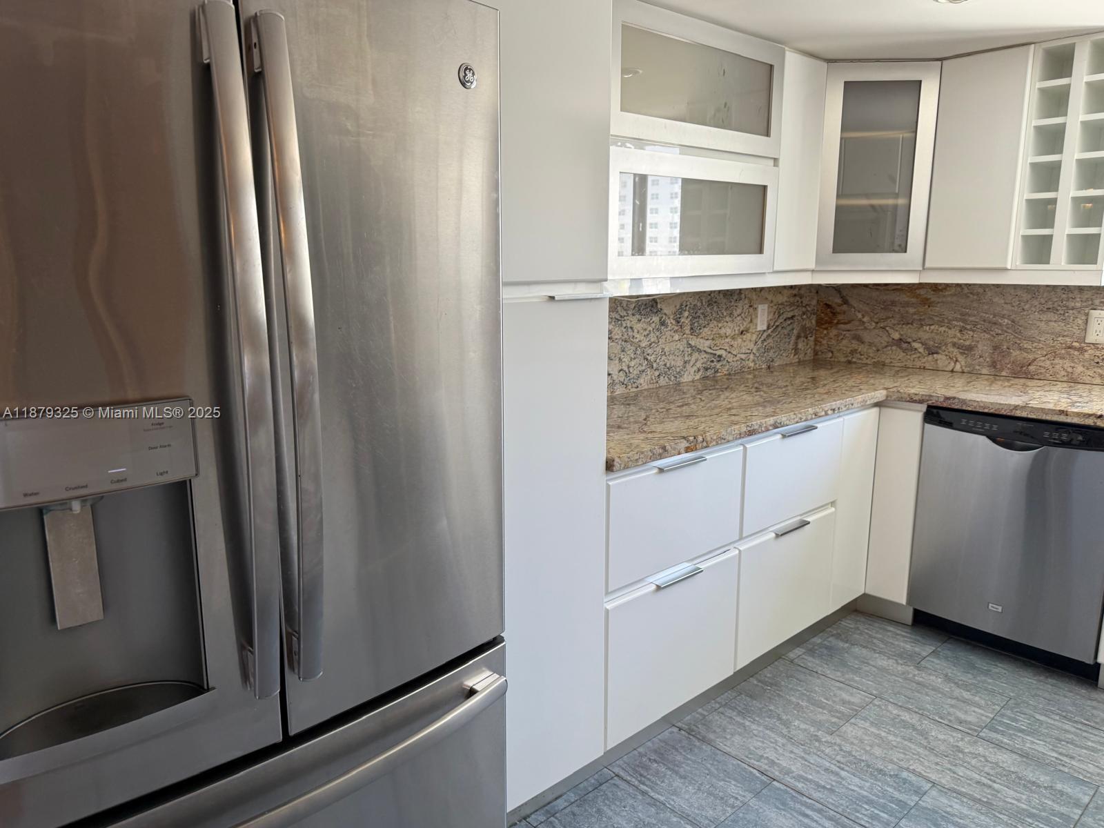 ALLINGTON TOWERS NORTH CO - Residential Lease