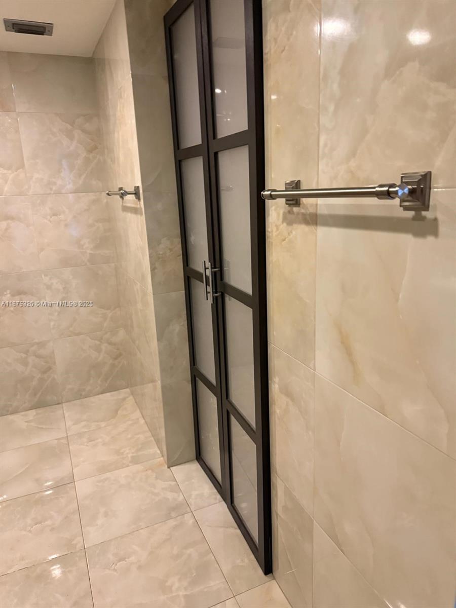 ALLINGTON TOWERS NORTH CO - Residential Lease