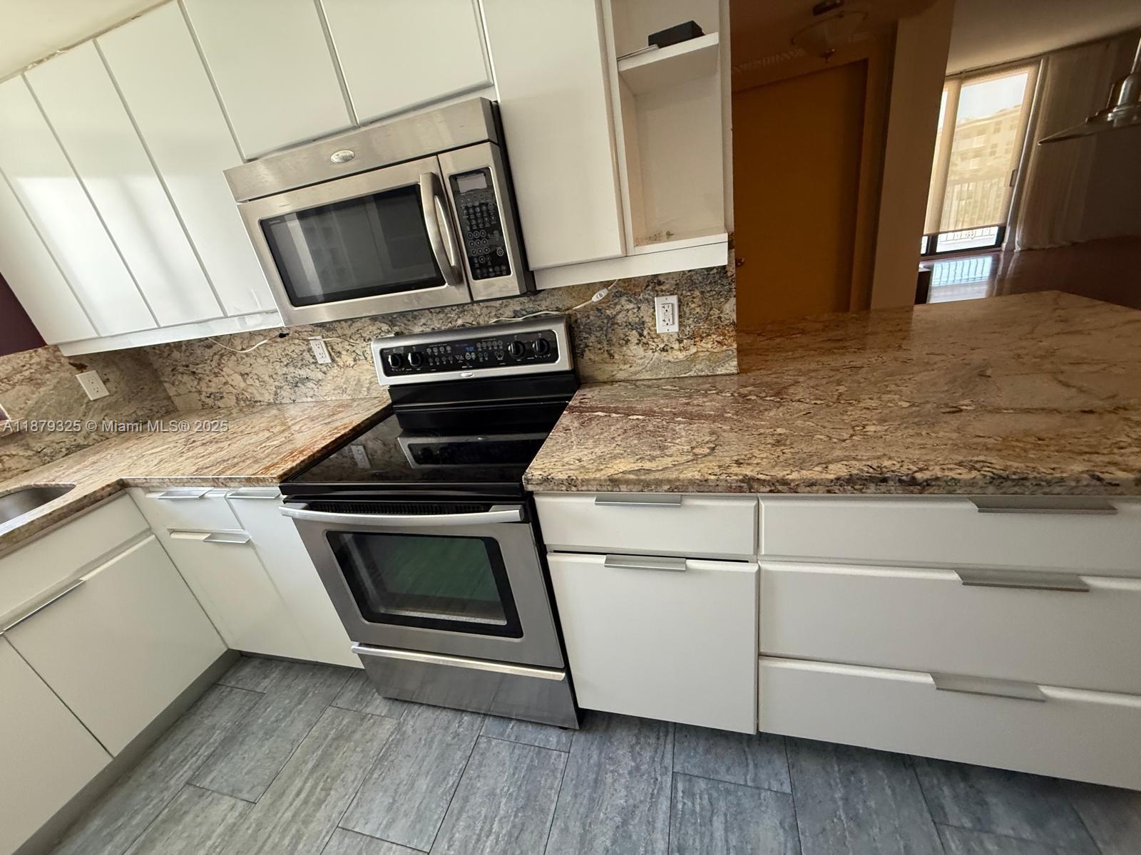 ALLINGTON TOWERS NORTH CO - Residential Lease