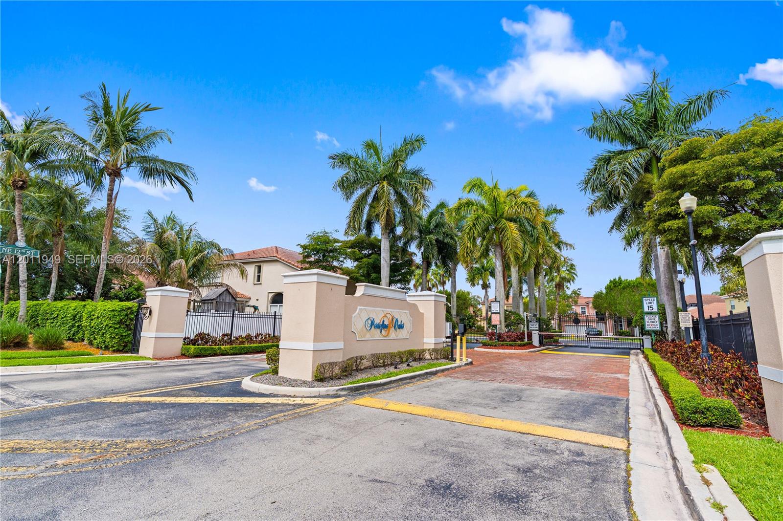 PORTOFINO OAKS - Residential