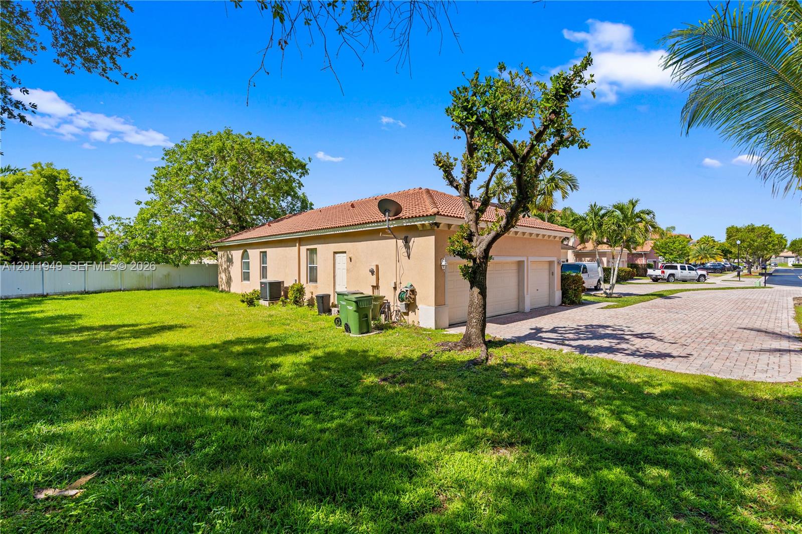 PORTOFINO OAKS - Residential