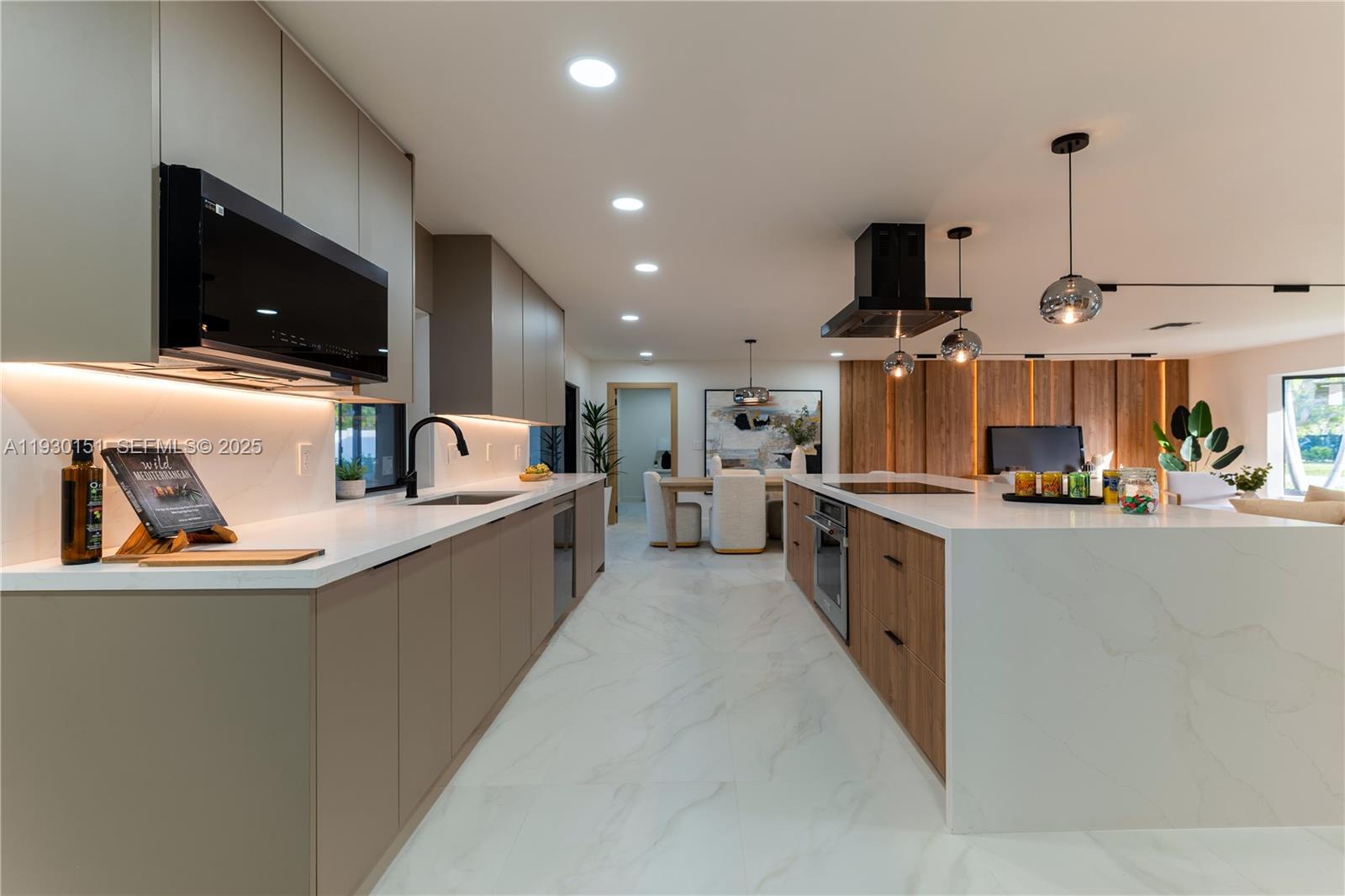 CORAL RIDGE COUNTRY CLUB - Residential