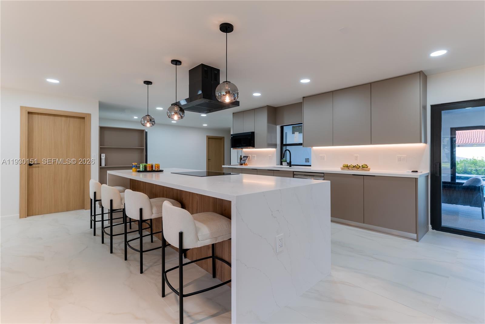 CORAL RIDGE COUNTRY CLUB - Residential