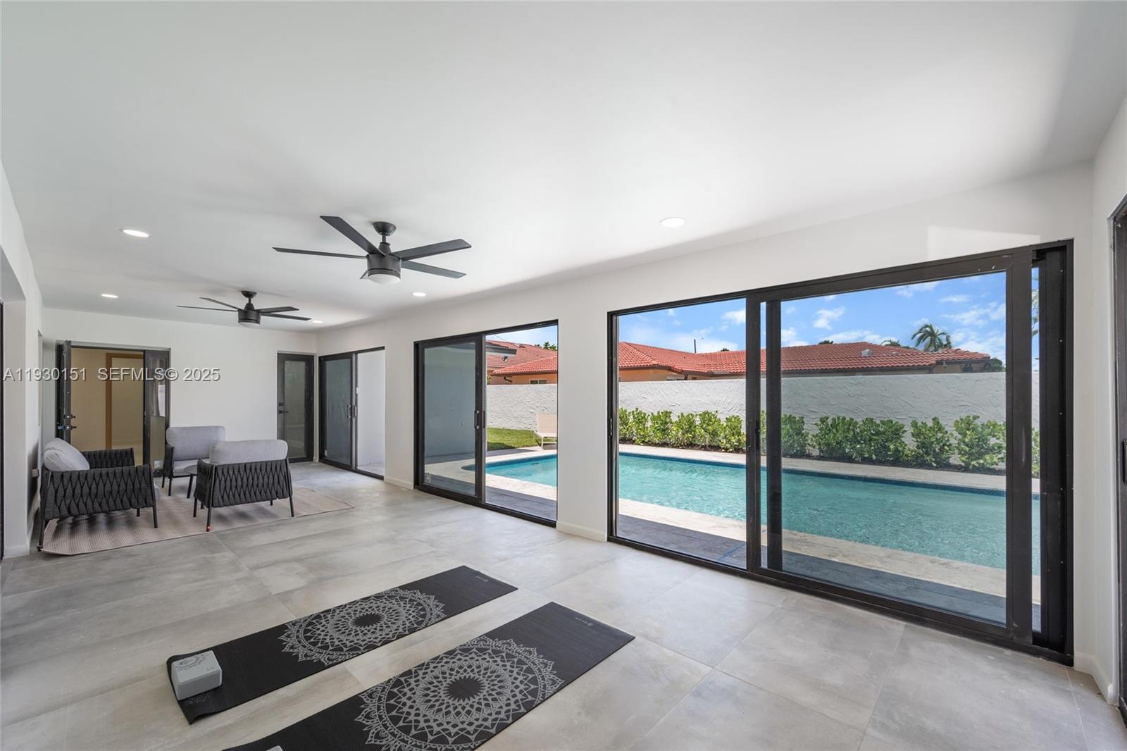 CORAL RIDGE COUNTRY CLUB - Residential