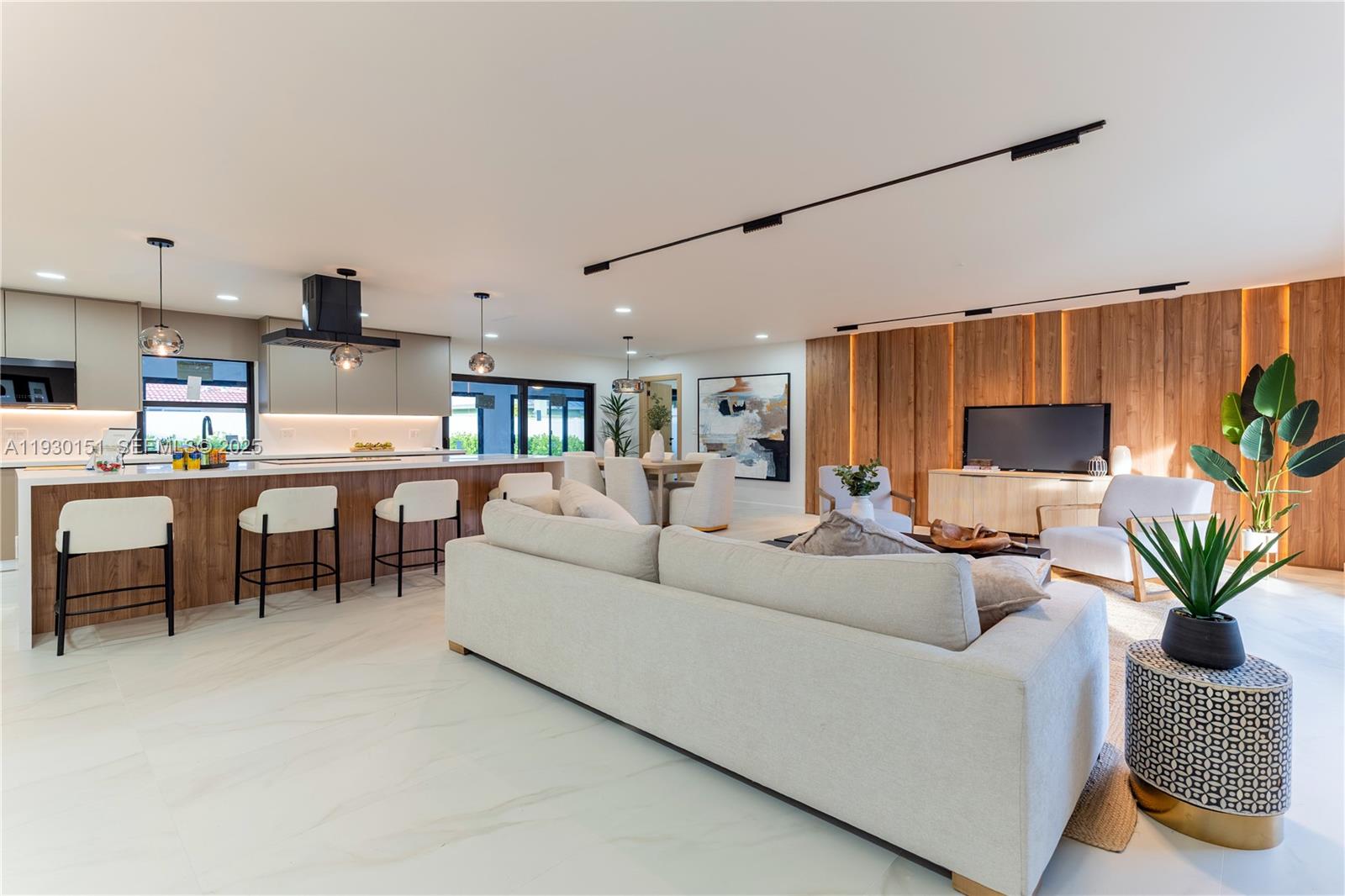 CORAL RIDGE COUNTRY CLUB - Residential