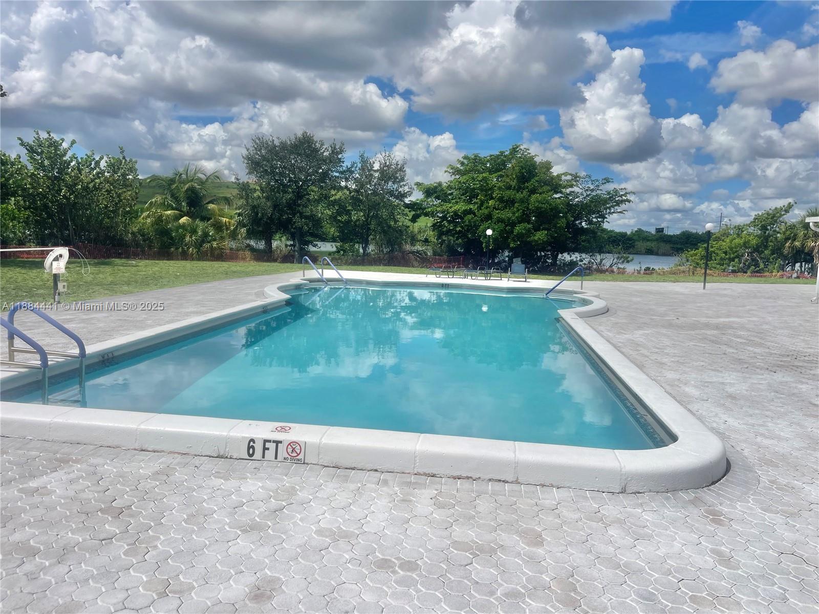 CRYSTAL LAKE 4TH SEC - Residential