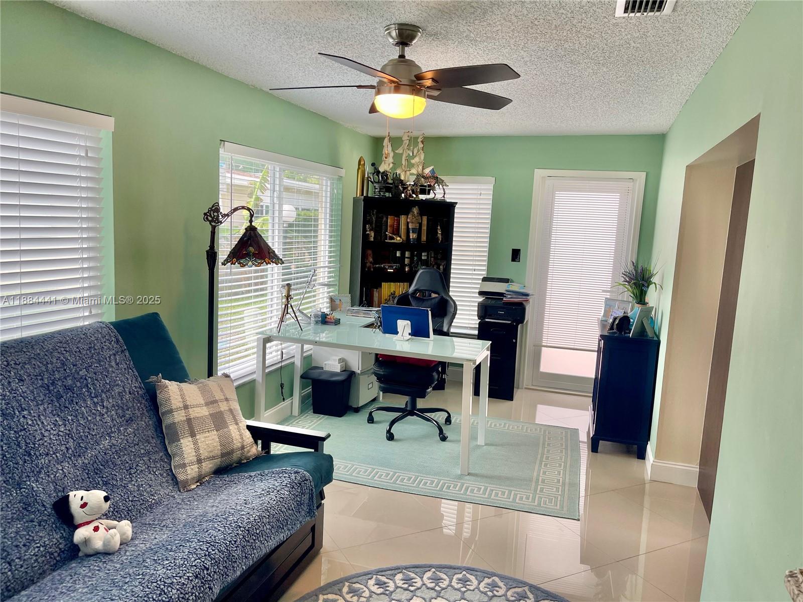 CRYSTAL LAKE 4TH SEC - Residential