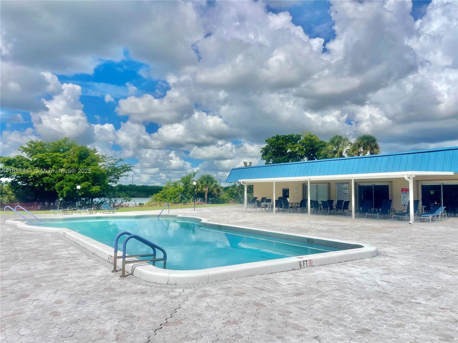 CRYSTAL LAKE 4TH SEC - Residential