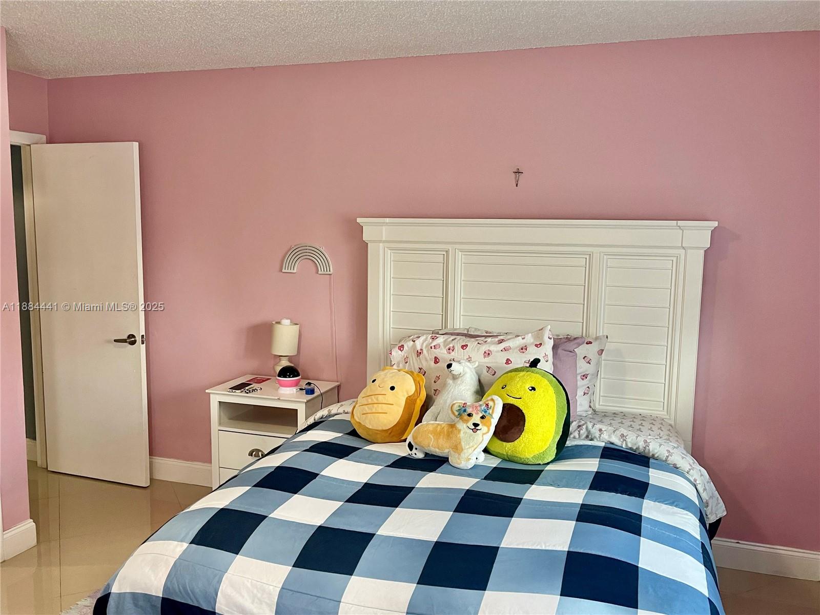 CRYSTAL LAKE 4TH SEC - Residential