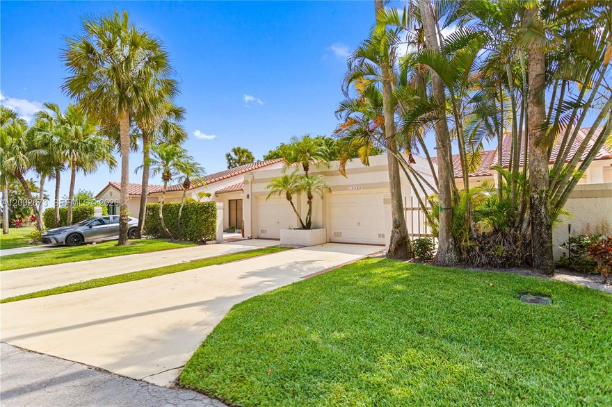 Brentwood of Boca is a community of ALL AGES welcome, centrally located in West Boca close to ALL shopping, major highways, and Amazing schools. LOW Monthly Association costs covers all amenities guard gate, landscaping, pool, tennis courts and security. High Ceilings and spacious bedrooms make this 2 bed, 2 bath very roomy. This unit is on a lake with a freshly screened in patio with very peaceful views. Extremely safe neighborhood, enjoy life in Beautiful Boca Raton.