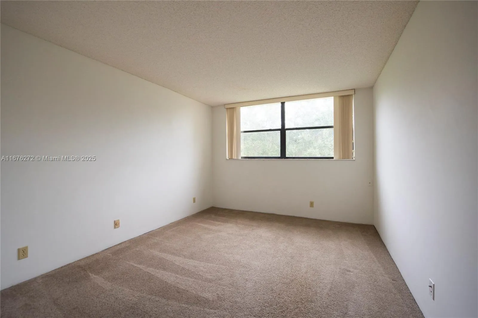 Weston, Florida 33326, United States, 2 Bedrooms Bedrooms, ,3 BathroomsBathrooms,Residential,Active,38913