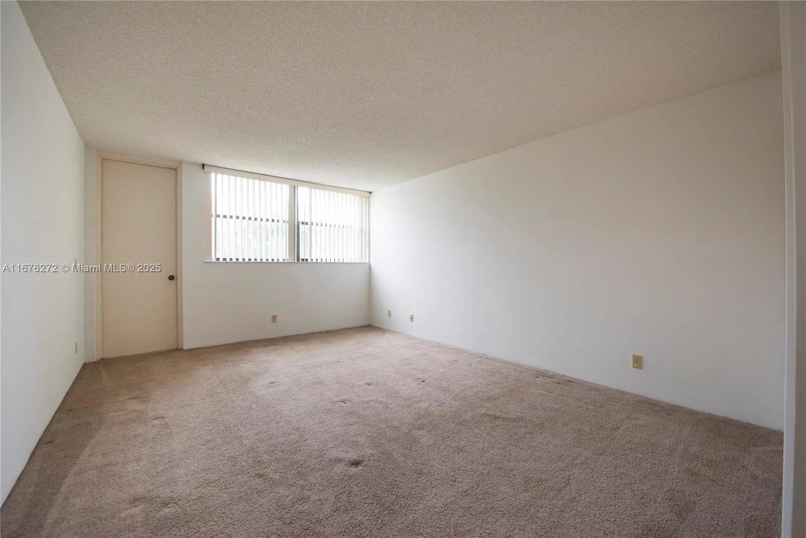 Weston, Florida 33326, United States, 2 Bedrooms Bedrooms, ,3 BathroomsBathrooms,Residential,Active,38913