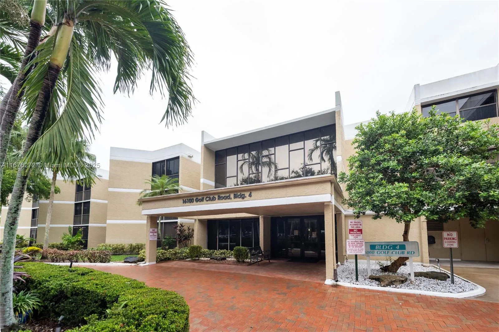 Weston, Florida 33326, United States, 2 Bedrooms Bedrooms, ,3 BathroomsBathrooms,Residential,Active,38913