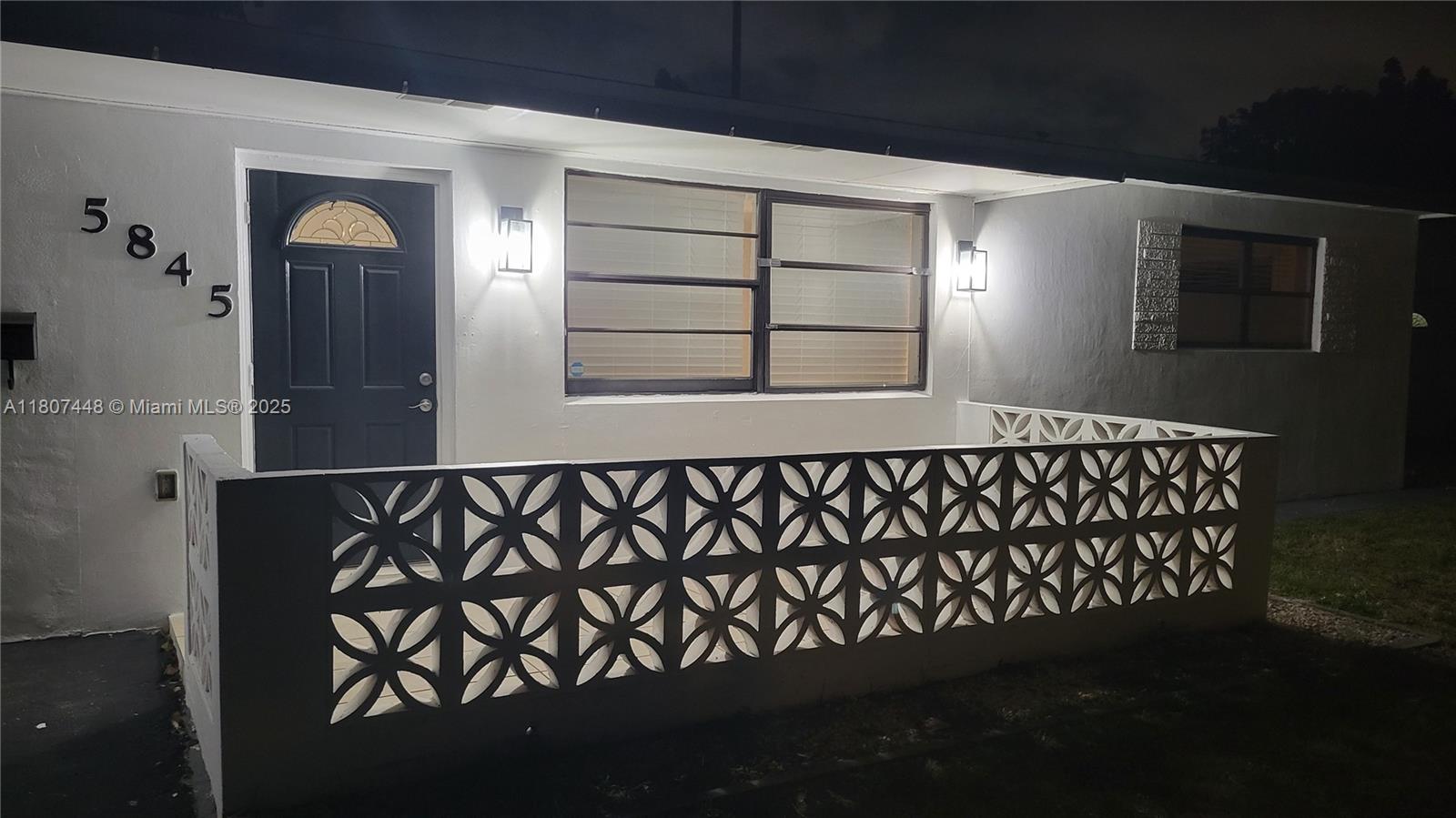Address Not Disclosed, Hollywood, Broward County, Florida - 3 Bedrooms  
2 Bathrooms - 