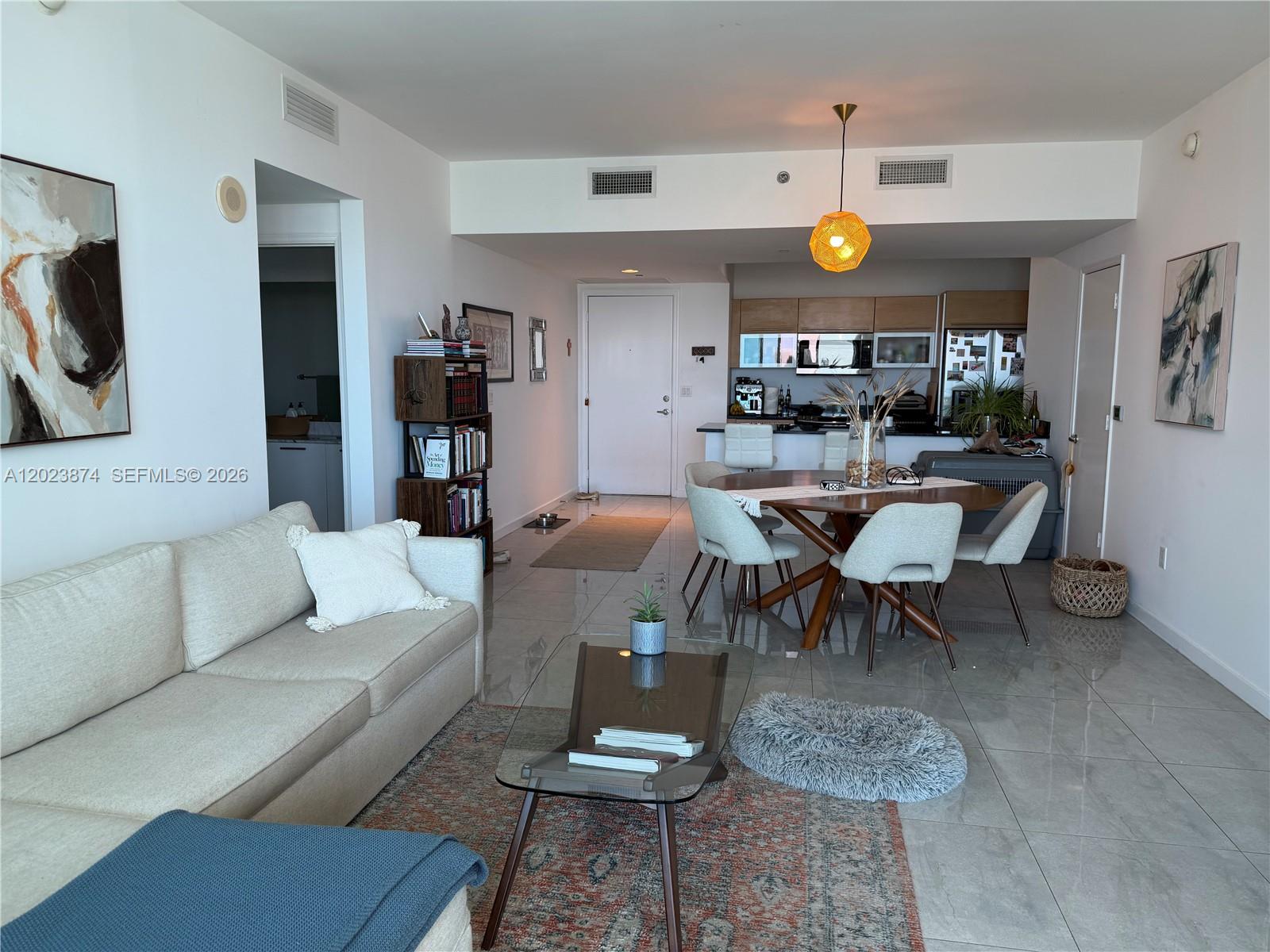 THE PLAZA 901 BRICKELL CO - Residential Lease