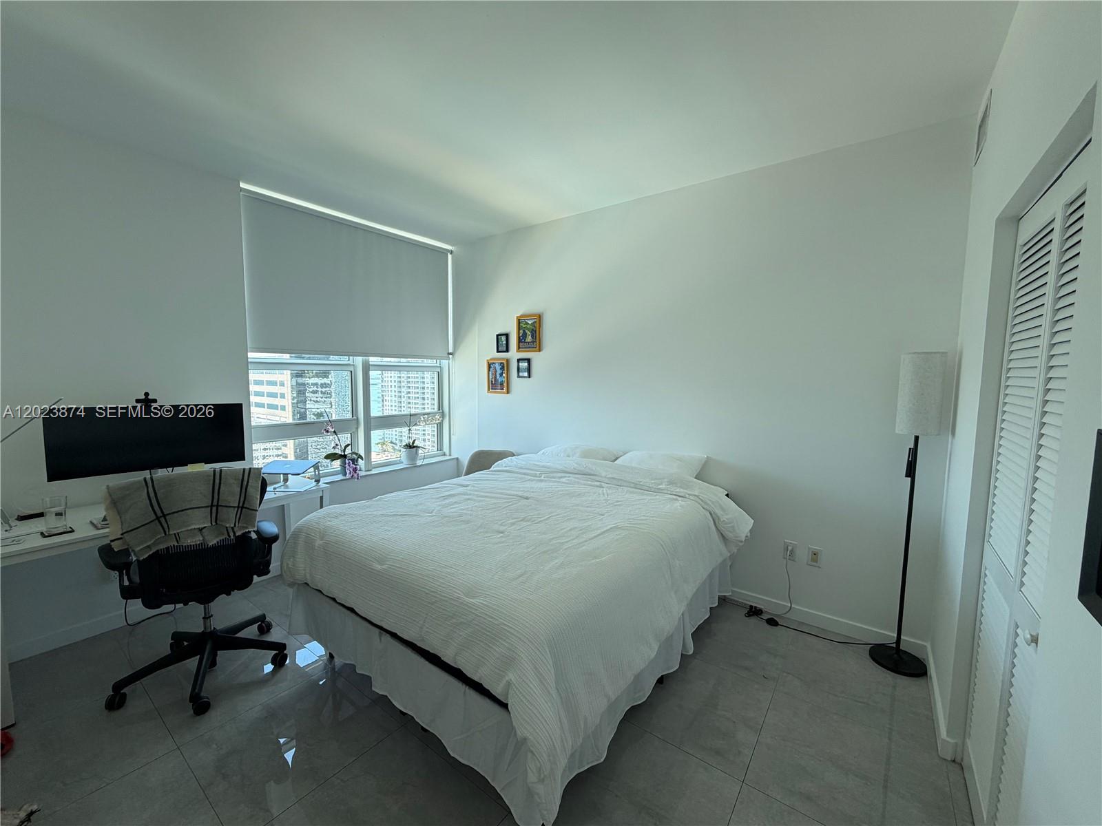 THE PLAZA 901 BRICKELL CO - Residential Lease