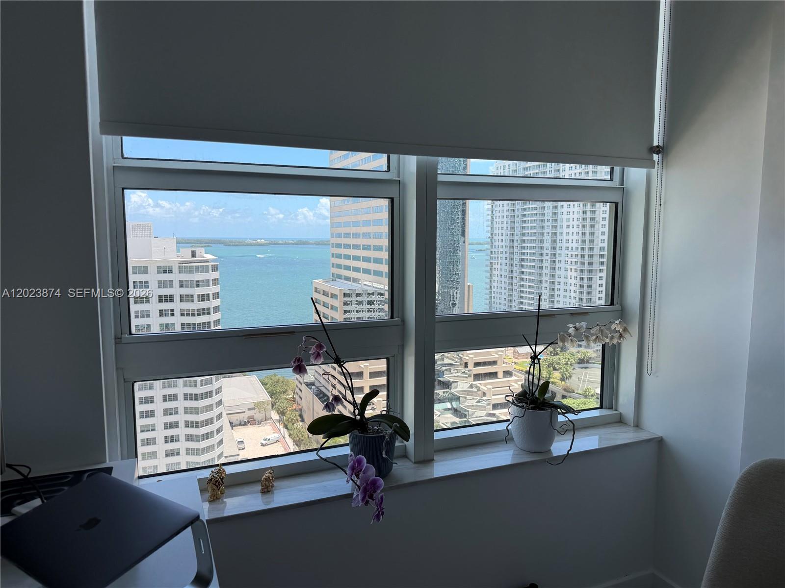THE PLAZA 901 BRICKELL CO - Residential Lease
