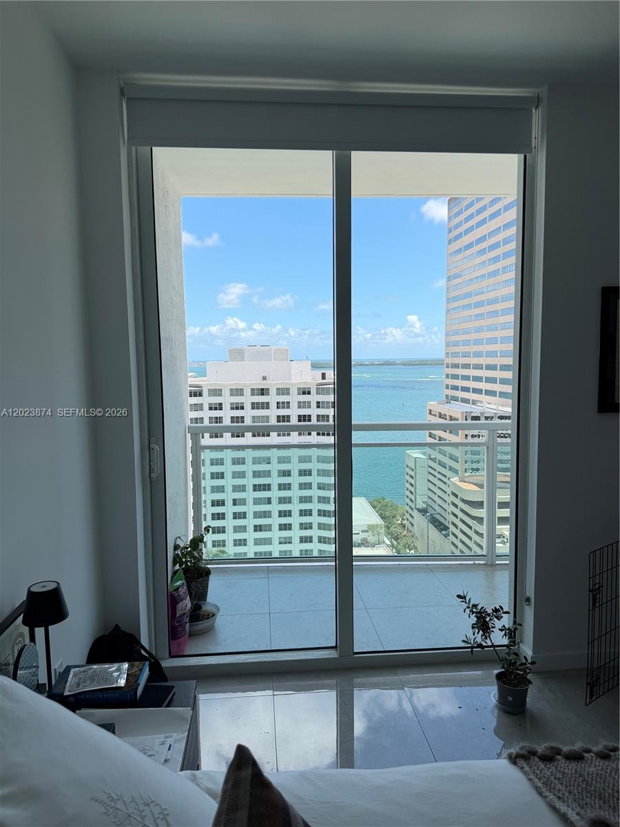 THE PLAZA 901 BRICKELL CO - Residential Lease