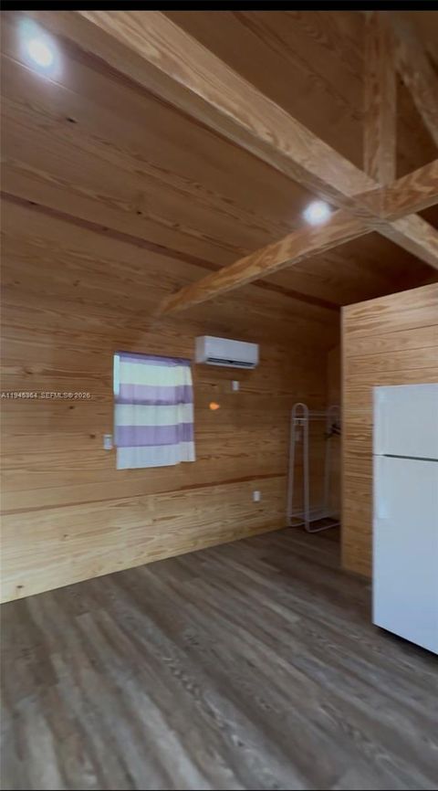 4152 SW 13th St . Miami FL 33134