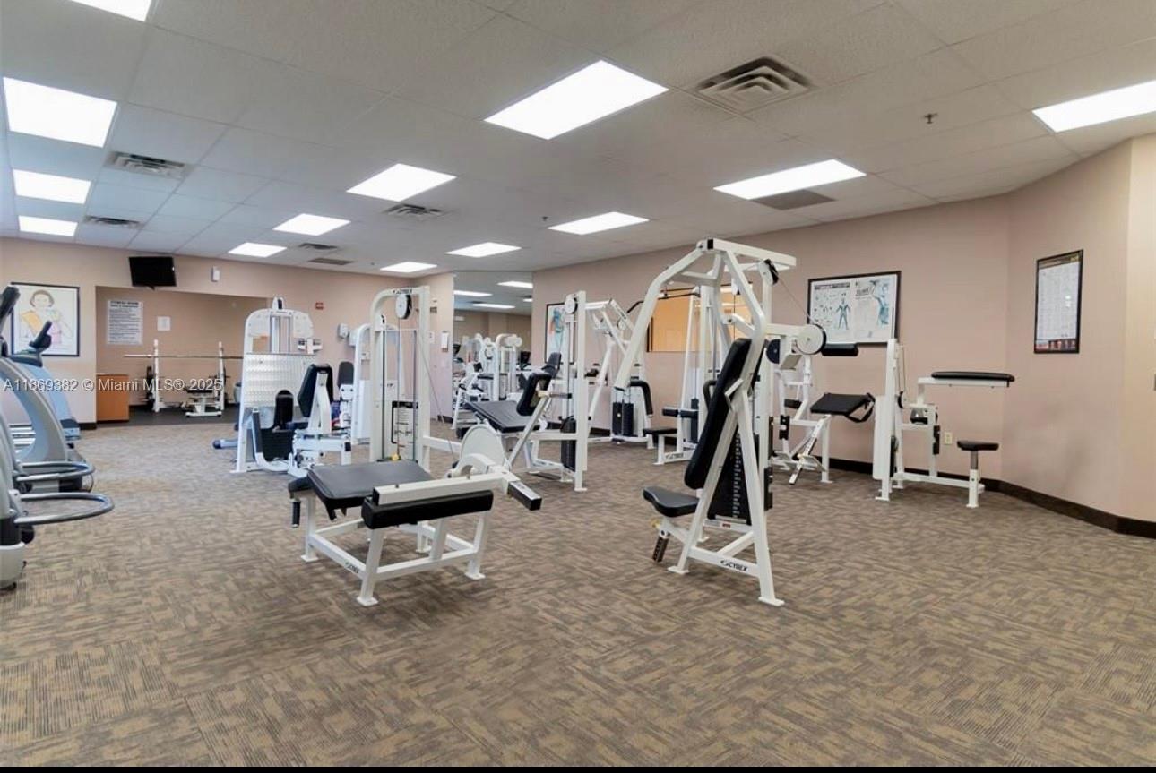 HOLLYBROOK GOLF AND - Residential Lease