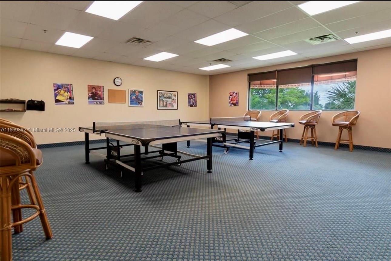 HOLLYBROOK GOLF AND - Residential Lease