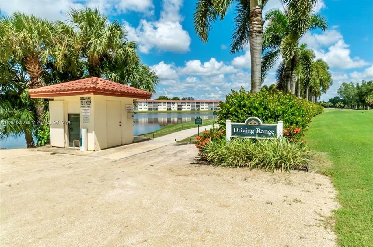 HOLLYBROOK GOLF AND - Residential Lease