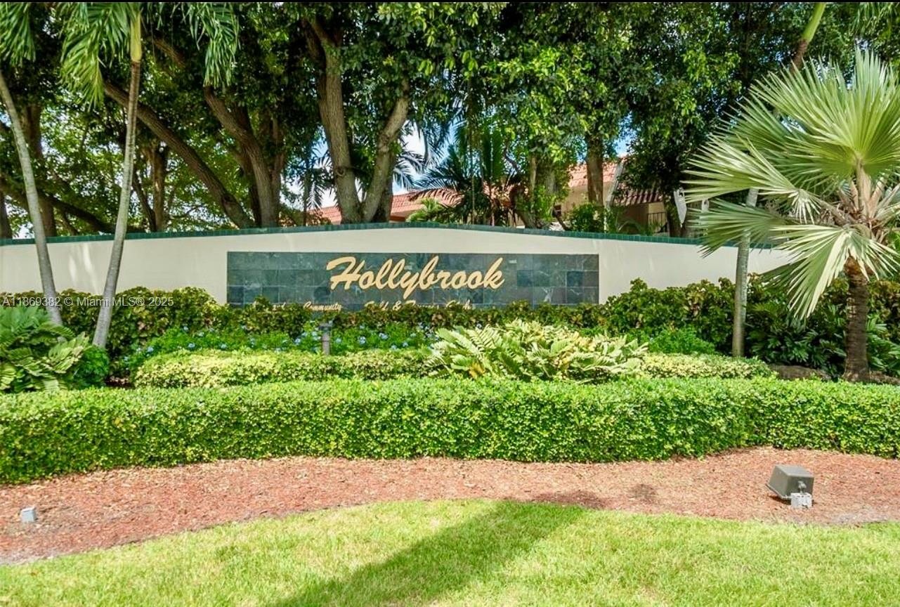 HOLLYBROOK GOLF AND - Residential Lease