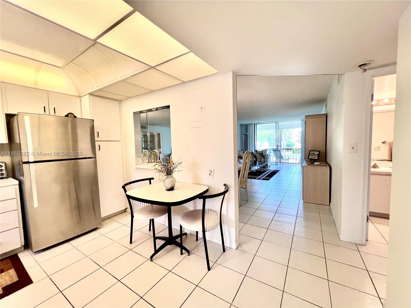 HOLLYBROOK GOLF AND - Residential Lease