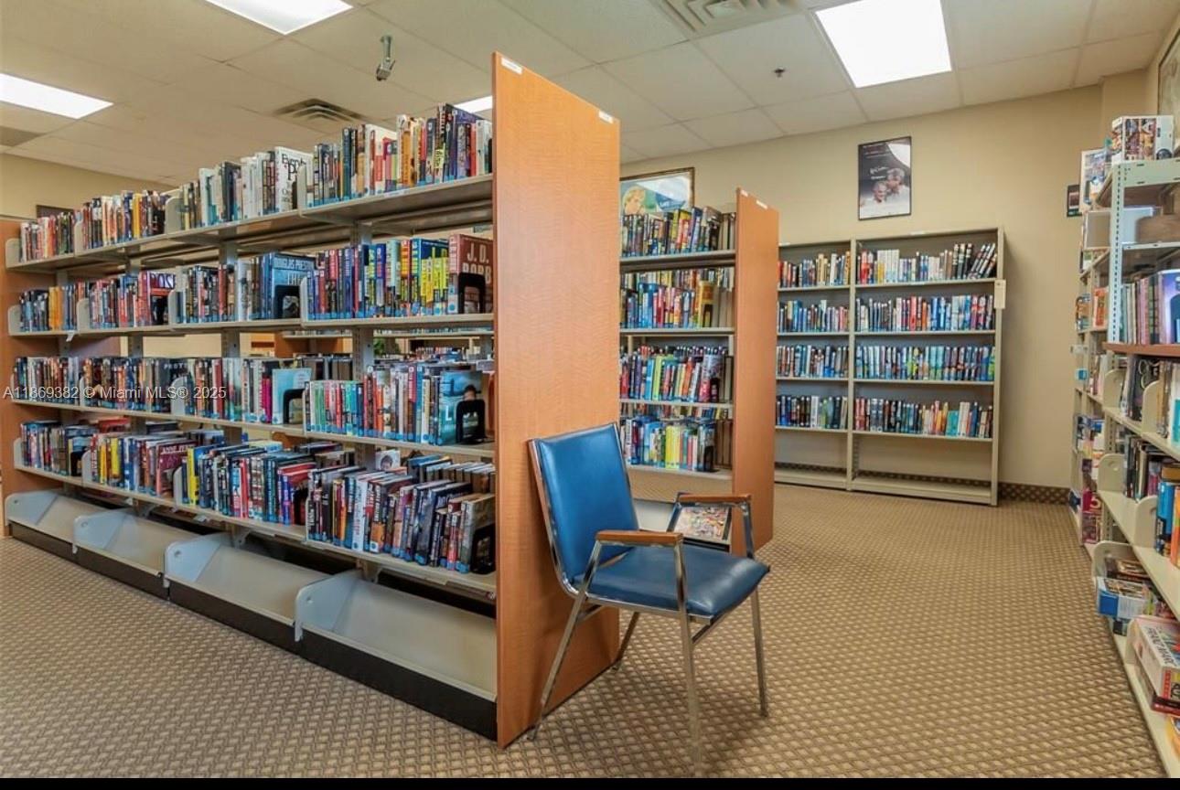 HOLLYBROOK GOLF AND - Residential Lease