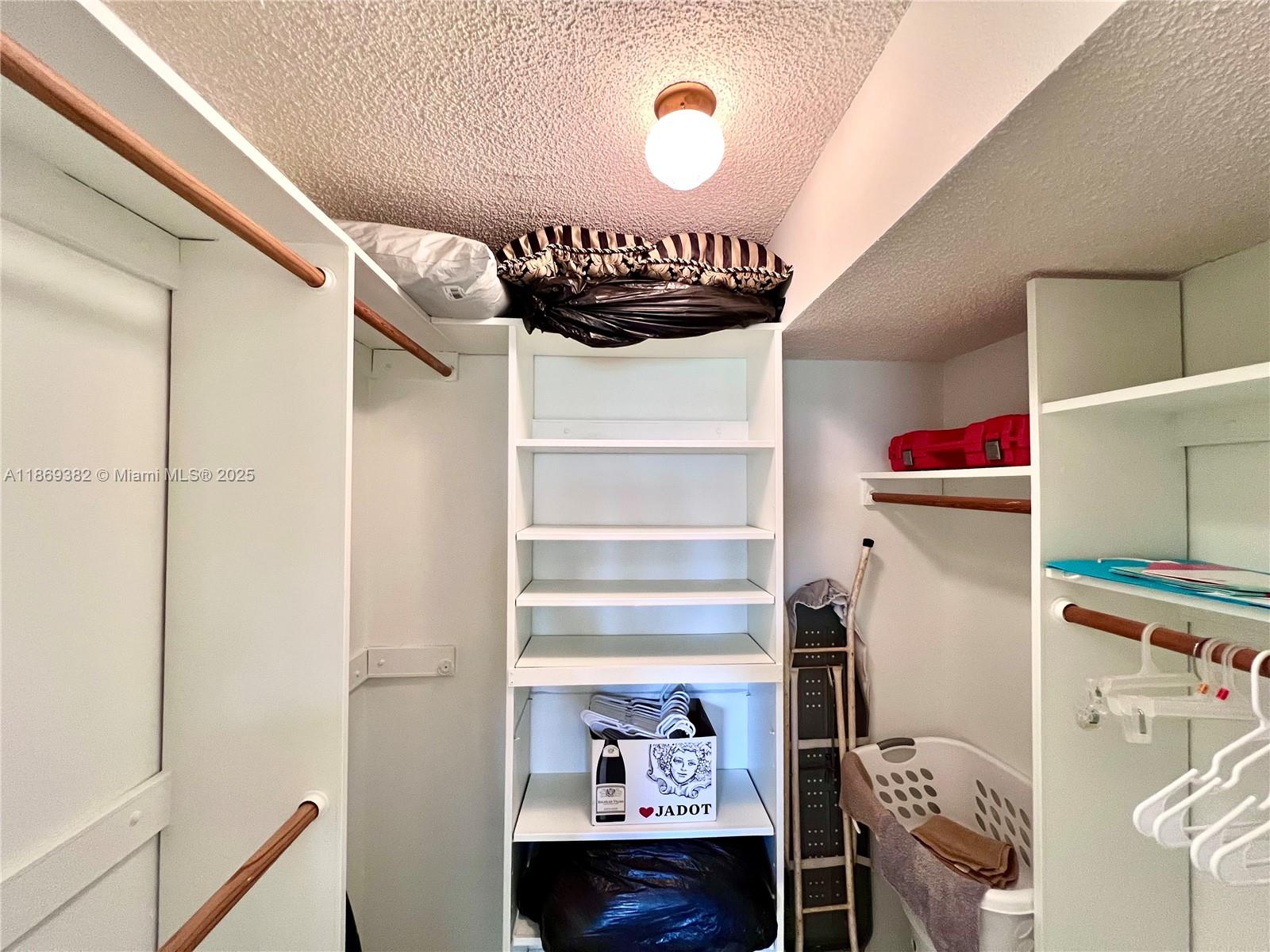 HOLLYBROOK GOLF AND - Residential Lease