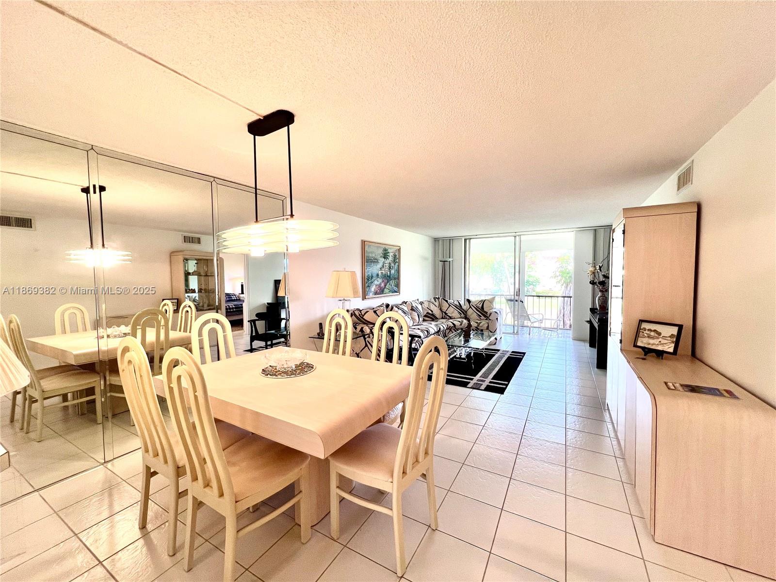 HOLLYBROOK GOLF AND - Residential Lease