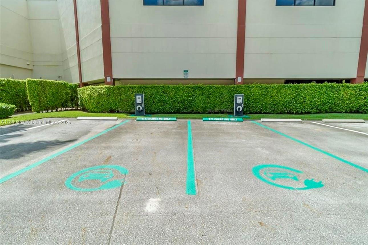 HOLLYBROOK GOLF AND - Residential Lease