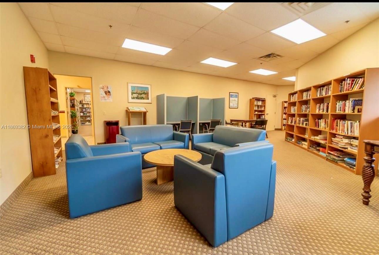 HOLLYBROOK GOLF AND - Residential Lease