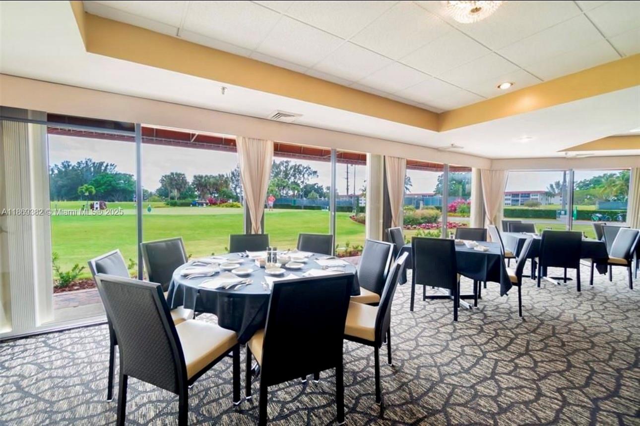 HOLLYBROOK GOLF AND - Residential Lease